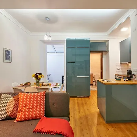 Cozy In Lx Factory Apartment *